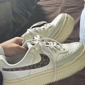 Nike White and Brown Patterned Sneakers